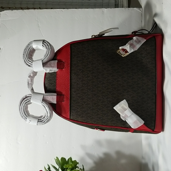 Michael Kors Rhea Zip backpack - Picture 12 of 14